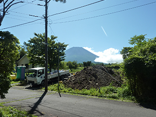 富士山方向(他土地オーナー様にて新築住宅施工中となります)